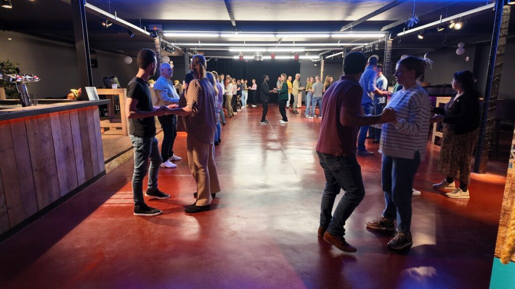 De voordelen van dansen. Danslessen Salsa volgen.